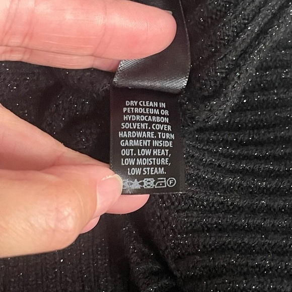 NEW ST. JOHN CLASSICS ERIN BUTTON FRONT CARDIGAN GOLD SPARKLE SANTA ROMA KNIT LG - Picture 9 of 11